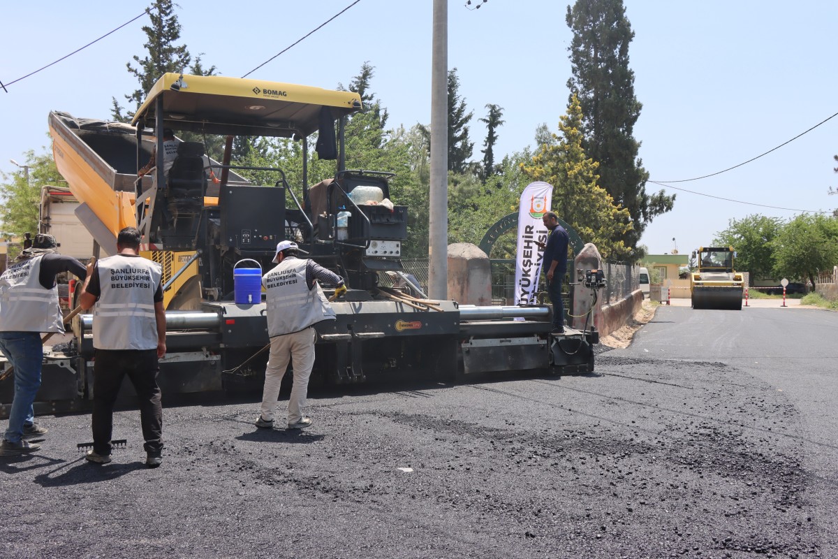 BÜYÜKŞEHİR, KISAS-YARDIMCI YOLUNDA ASFALT SERİMİNE BAŞLADI