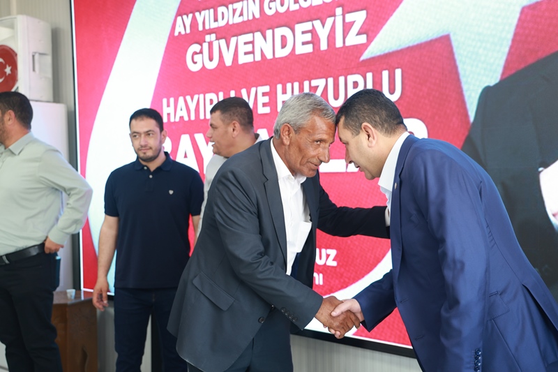 HARRAN'DA GÖNÜLLER BİR OLDU: CUMHUR ODASI'NDA BAYRAM SEVİNCİ