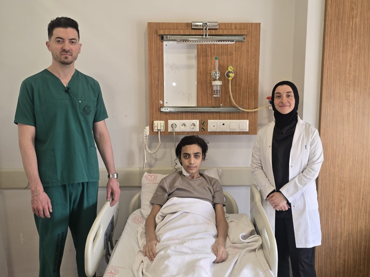 Şanlıurfa’da 8 Santimetrelik Dev Beyin Tümörü Kapalı Yöntemle Alındı