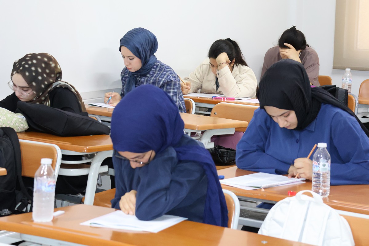 HALİLİYE’DE GENÇLER YKS’YE SERİ DENEMELERLE HAZIRLANIYOR