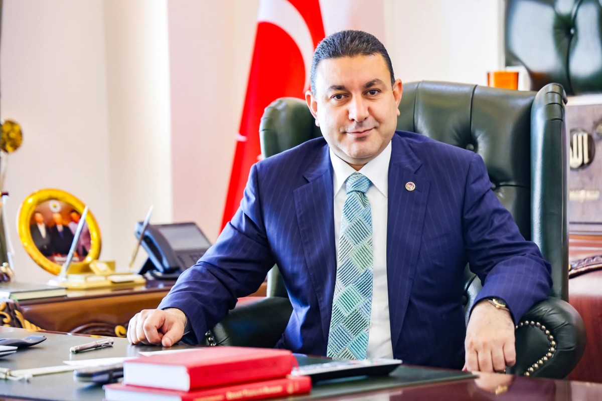 BAŞKAN ÖZYAVUZ: BABALAR GÜNÜNÜ EN İÇTEN DUYGULARIMLA KUTLUYORUM 