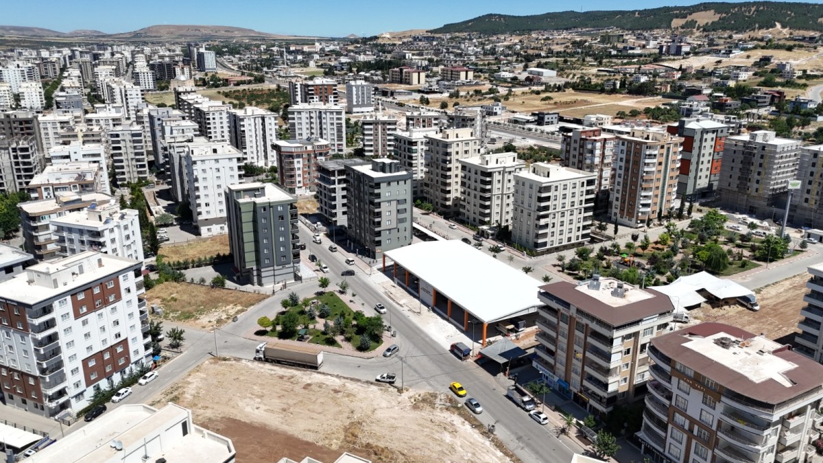 GÜLLÜBAĞ MODERN SEMT PAZARINDA ÇALIŞMALARDA SONA GELİNDİ