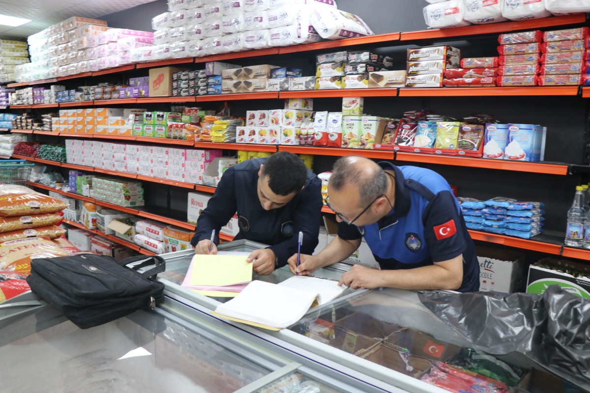 Etiketi Değiştirip Satışa Sunmuşlar: Zabıta Denetiminde Skandal Ortaya Çıktı