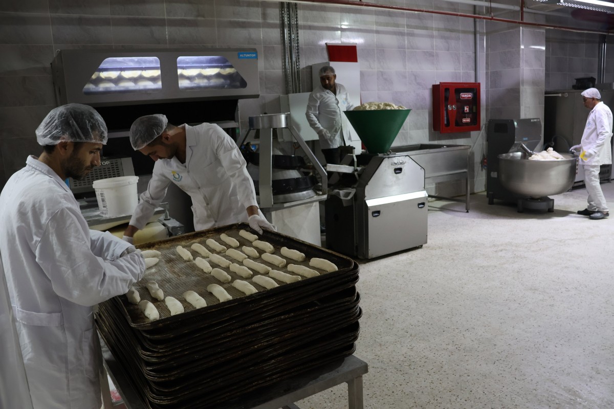 HALİLİYE’DE GÜNDE 7 BİN 368 EKMEK İHTİYAÇ SAHİPLERİNE ULAŞTIRILIYOR