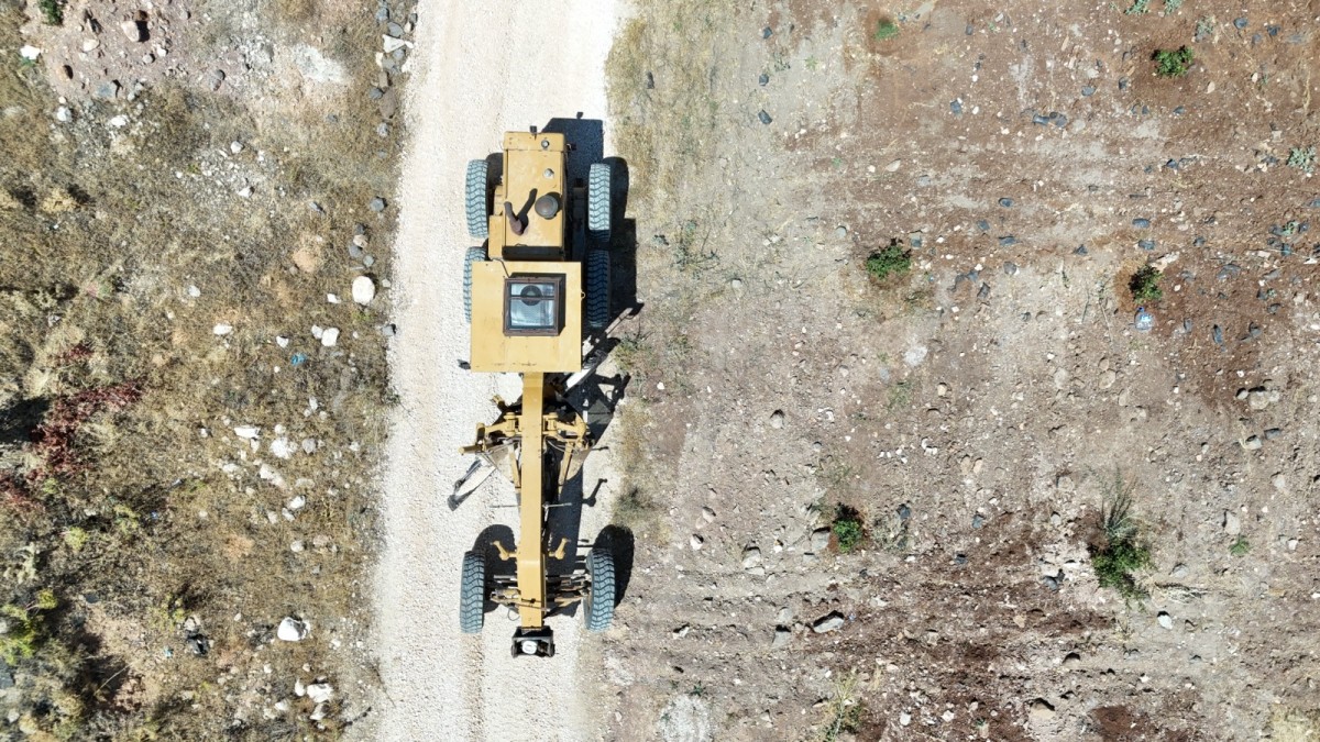 KARAKÖPRÜ BELEDİYESİ KIRSALDA YOL KONFORUNU ARTIRIYOR