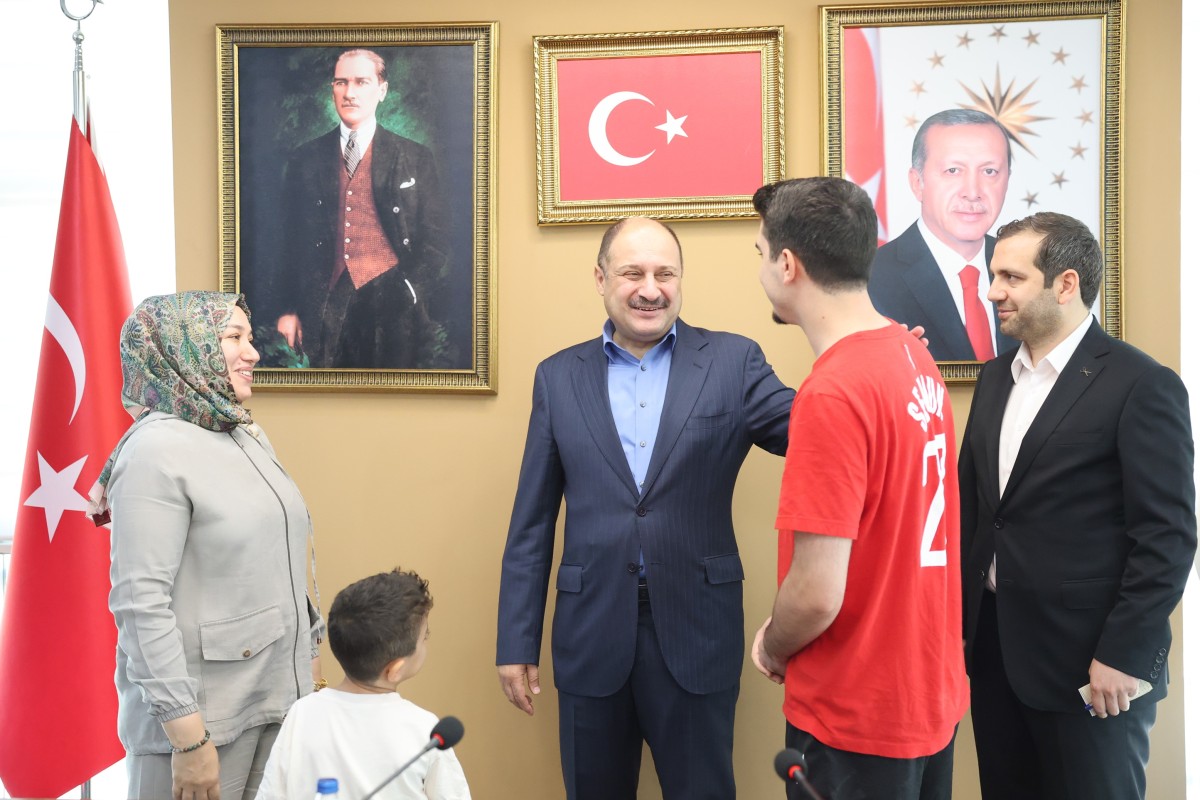 GÜLPINAR, LGS ŞAMPİYONLARINI MAKAMINDA AĞIRLADI