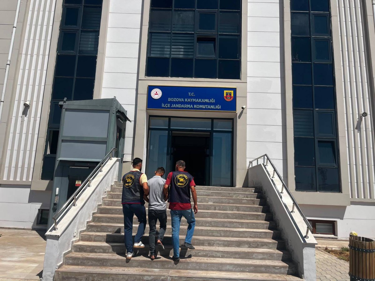 Bozova'da 6 Yıl Hapis Cezası Bulunan Hükümlü Jandarma Tarafından Yakalandı