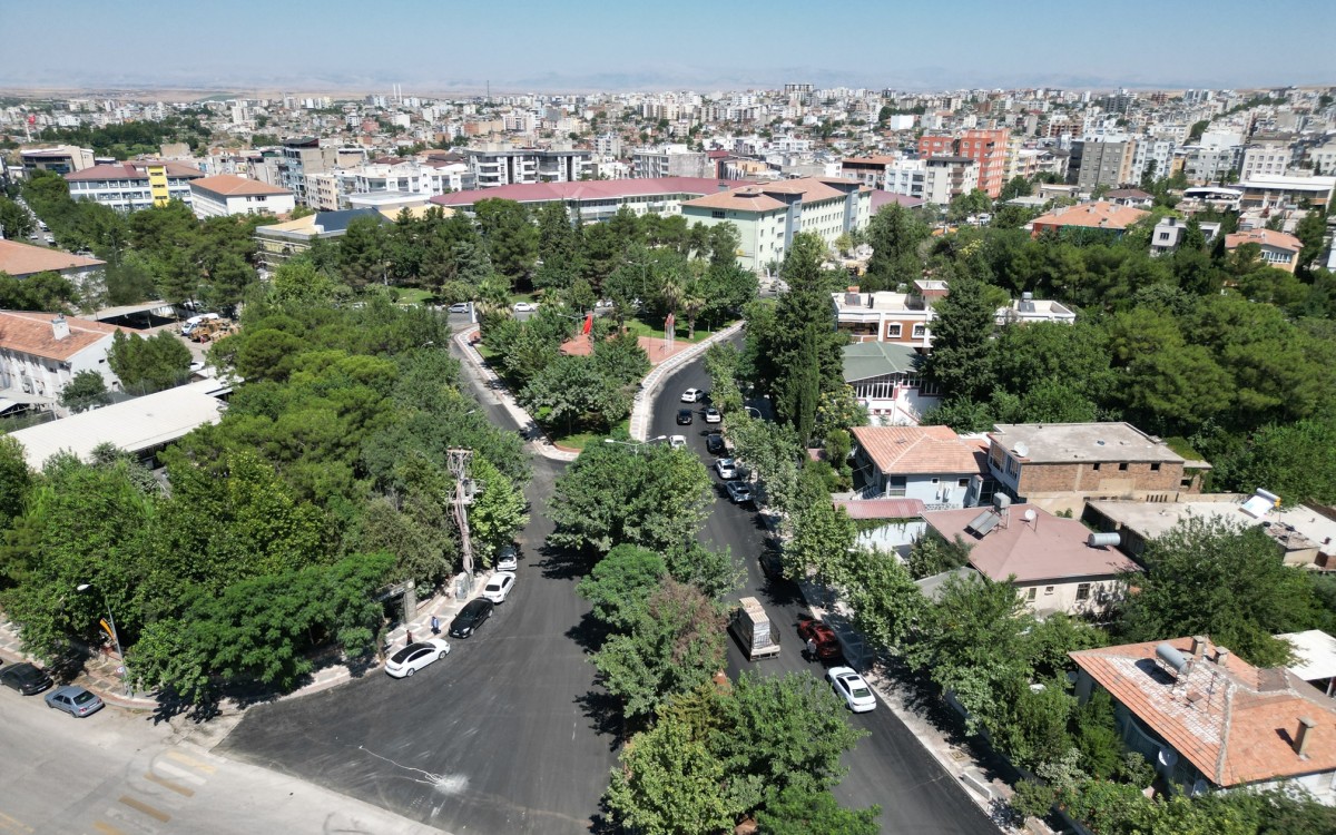 SİVEREK'İN CAN DAMARI CADDELERİNDE ÇALIŞMALAR ARALIKSIZ SÜRÜYOR