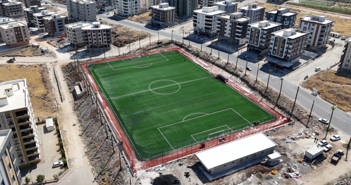 BAŞKAN NİHAT ÇİFTÇİ, SPOR KOMPLEKSİNİ İNCELEDİ