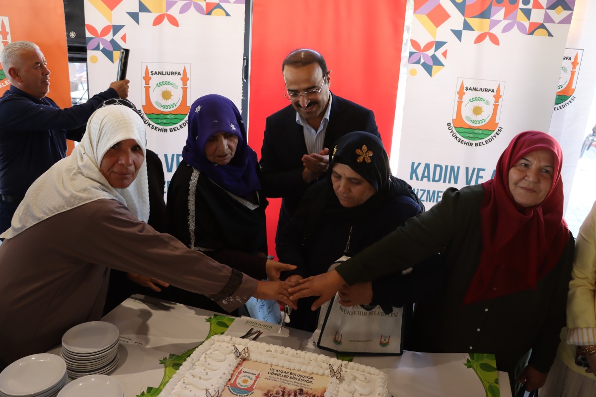 ÜÇ KUŞAK PROJESİ, HAYATIN EN KIYMETLİ ÜÇ DÖNEMİNİ AYNI SOFRADA BULUŞTURUYOR