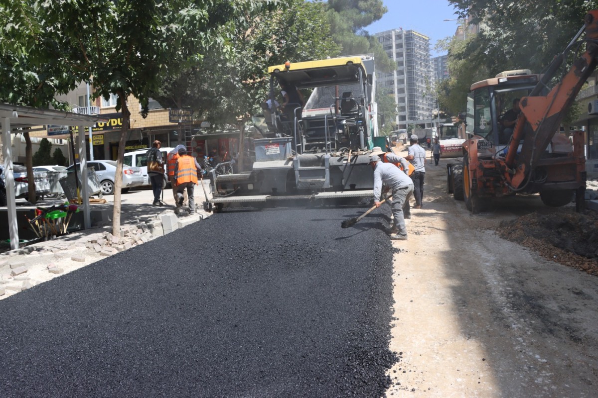 KARAKÖPRÜ’DE ULAŞIMI RAHATLATACAK ÇALIŞMALAR SÜRÜYOR