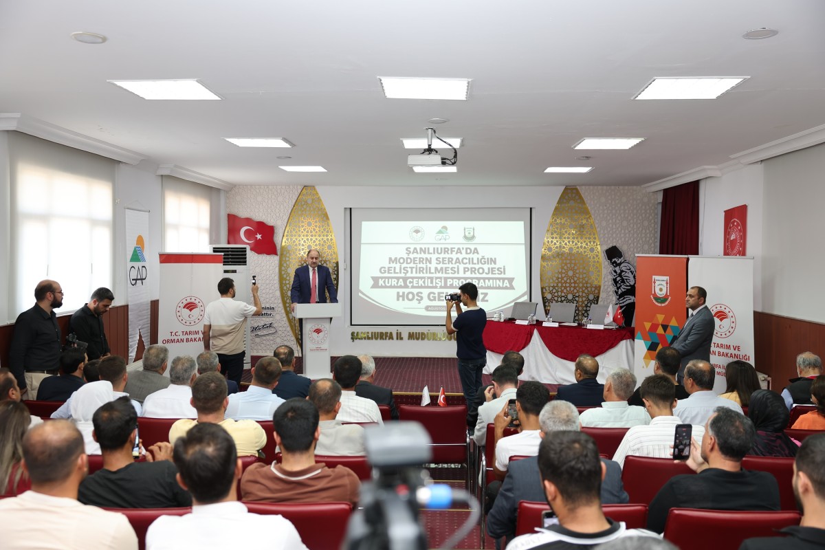BÜYÜKŞEHİR’DEN ŞANLIURFA TARIMINA MODERN SERA DESTEĞİ