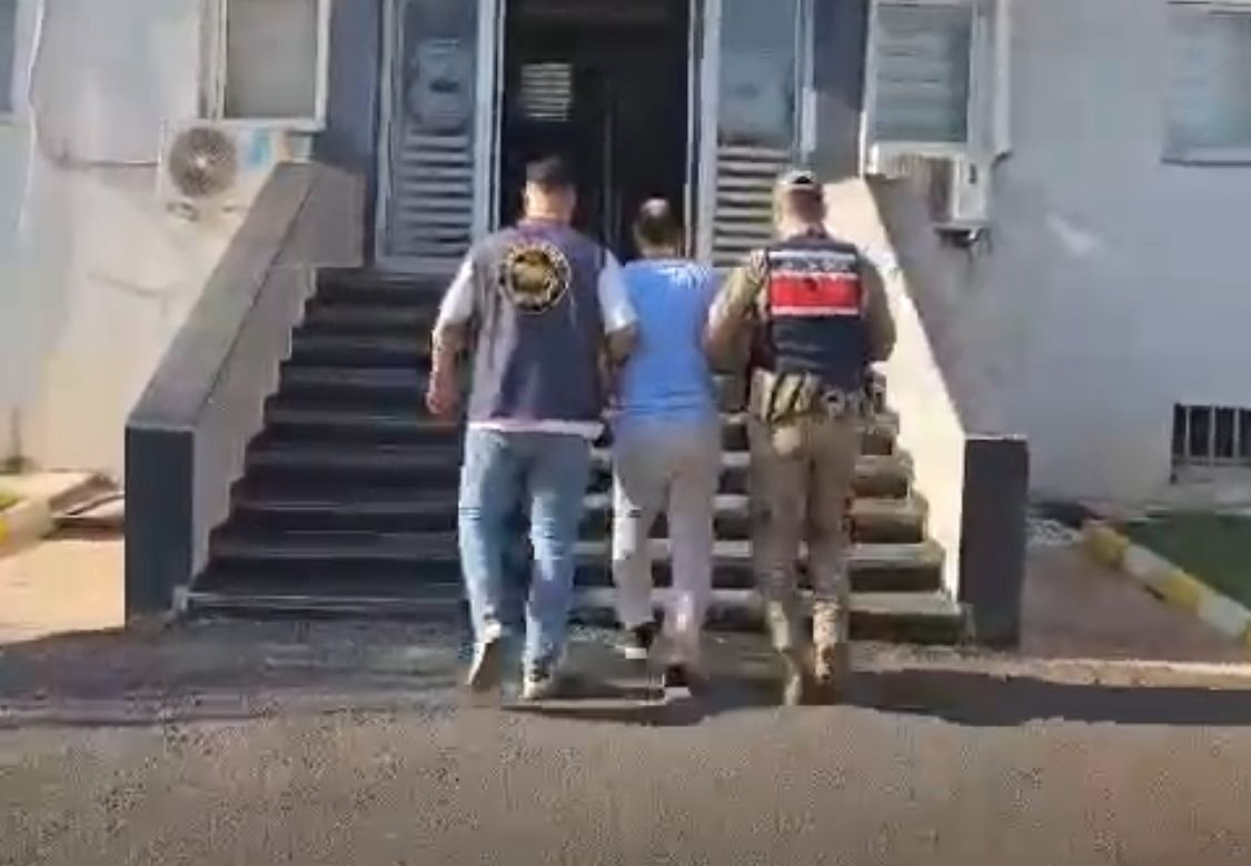 Şanlıurfa’da 15 Yıl 10 Ay Hapis Cezası Bulunan Aranan Şahıs Yakalandı
