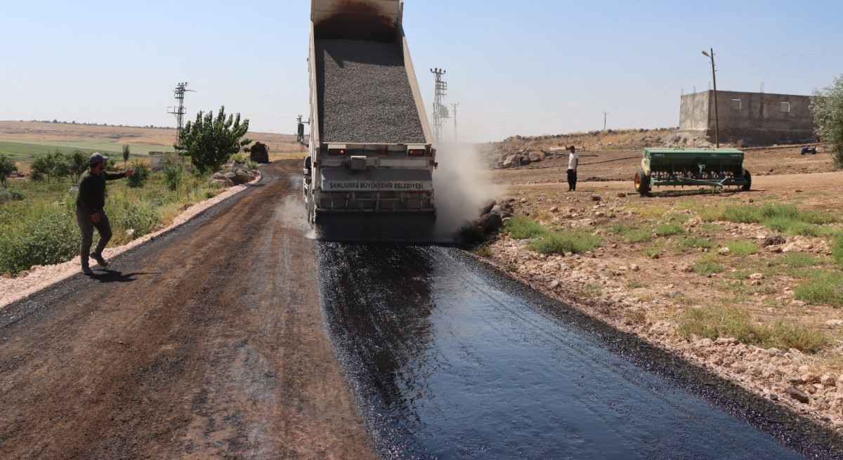 BAŞKAN GÜLPINAR’IN TALİMATLARIYLA KIRSAL MAHALLELERİN ULAŞIMI GÜÇLENİYOR