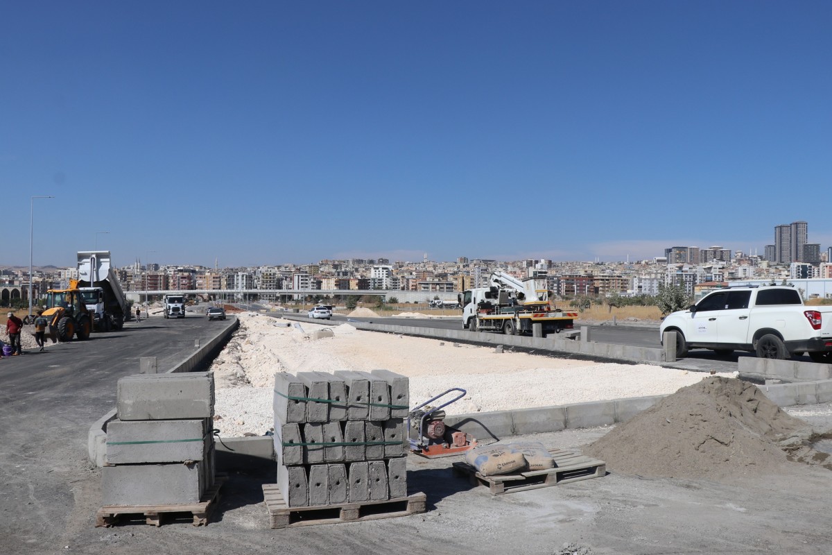 BÜYÜKŞEHİR, ŞANLIURFA ŞEHİR HASTANESİ YOLUNDA ULAŞIMI RAHATLATIYOR