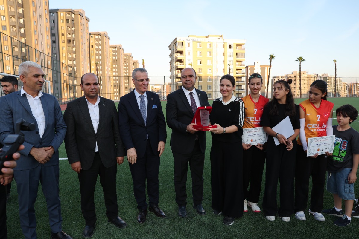 KARAKÖPRÜ’DE SPOR YATIRIMLARIYLA YENİ NESİL YETİŞİYOR