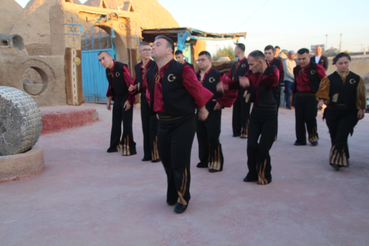 ENGELSİZ AİLE AKADEMİSİ HARRAN'DA ENGELLİ BİREYLER HARRAN'DA AĞIRLANDI