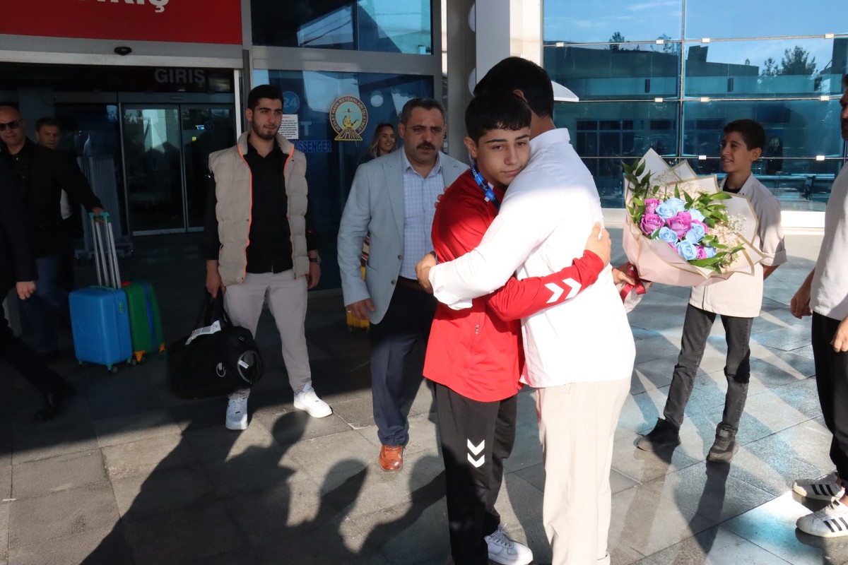 BALKAN ŞAMPİYONU DEDEOĞLU, ŞANLIURFA’DA GURUR YAŞATTI