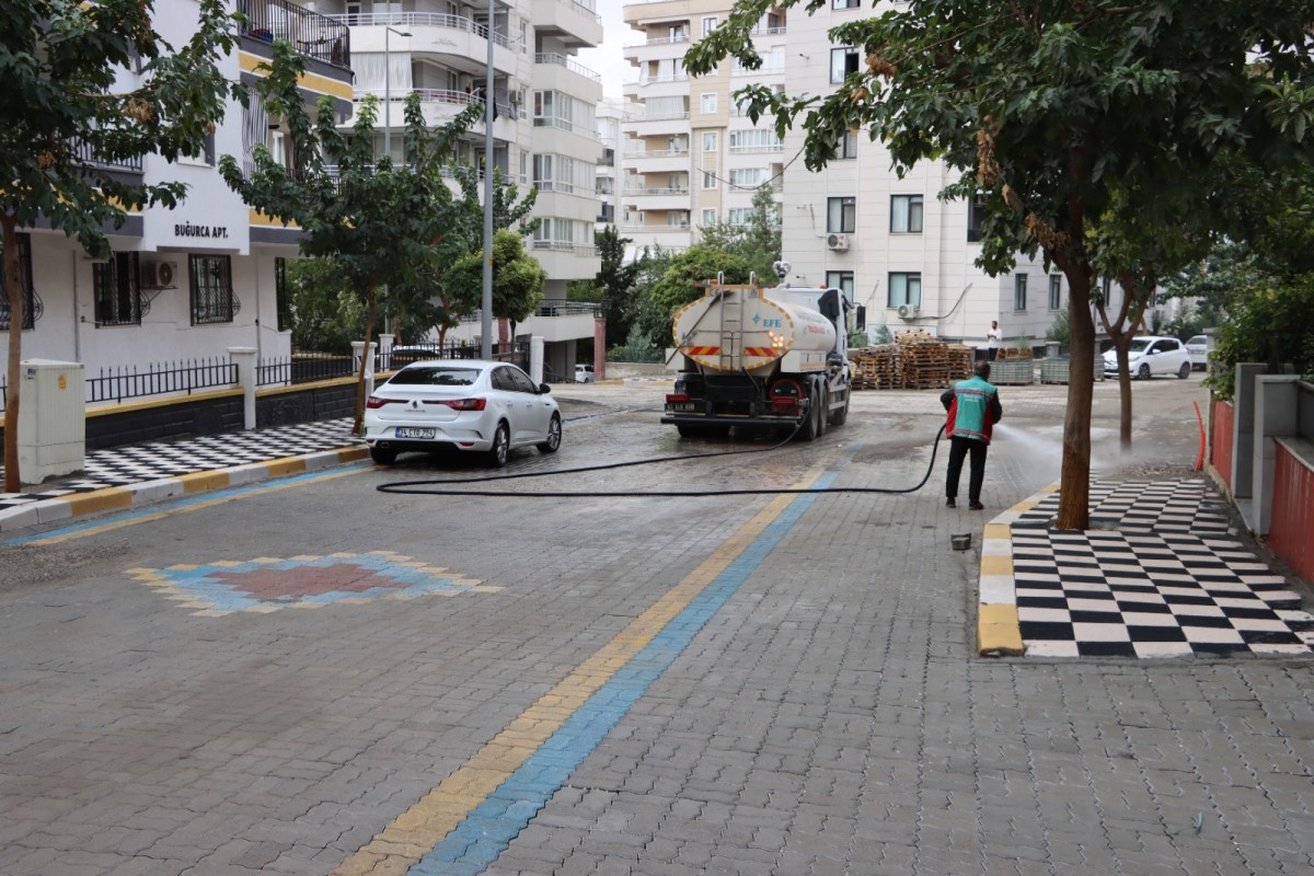 KARAKÖPRÜ’DE PRESTİJ SOKAK ÇALIŞMALARI HIZ KESMEDEN SÜRÜYOR